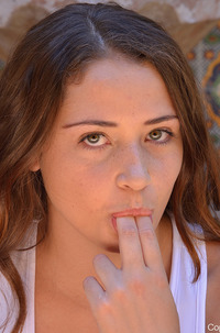 Fingering Beauty Maricella