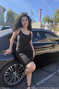Bigtit Victoria Rubbing Pussy In A Car