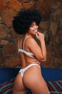 Hairy Latina Babe Selva Lapiedra