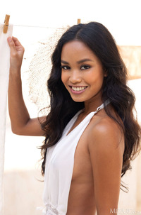 Breath-taking Latino Girl Putri Cinta