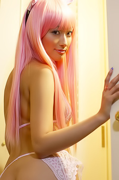 Pink haired Nao Yoshizaki