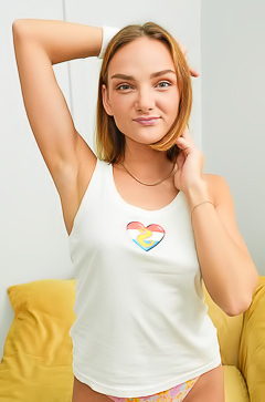 Olivia Trunk Plays With Her Sweet Pussy