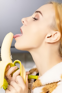 Lina Sun Horny Hottie Think Of Sex It's No Surprise