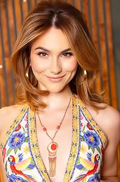 Ophelia Fae Beautiful Babe With Vagina And Butthole Shots