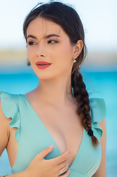 Liz Ocean Msturbating In Swimsuite