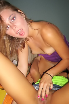 Cool Amateur Lesbian Threesome porn pics gallery