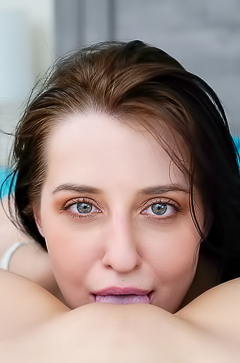 Aubree Valentine Eating Pussy Out Of Leana Lovings