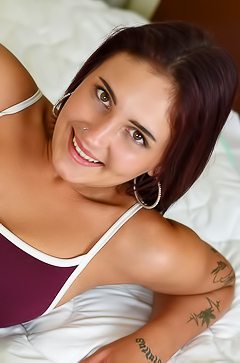 Teens Vibrating For Masters Pleasure - Holly